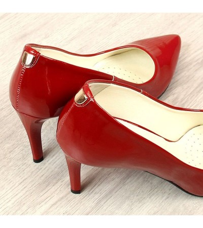 Pumps on a red lacquered stiletto W Juma