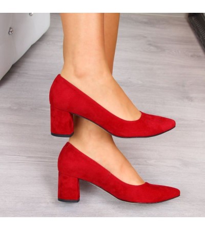 Pumps on a red suede pillar W Juma