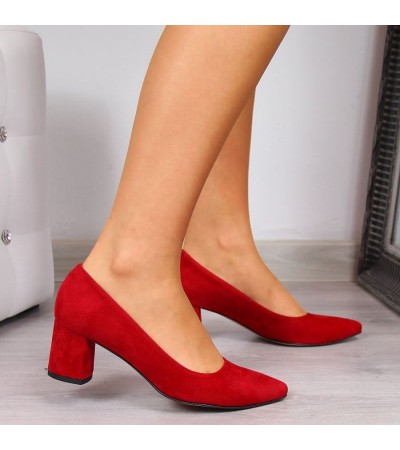 Pumps on a red suede pillar W Juma